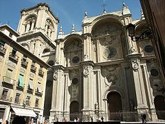 Fachada de la Catedral de Granada, en la plaza de las Pasiegas.jpg