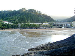 Mundaka beach.jpg