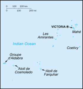 Mapa de las Islas Exteriores, mostrando las islas Interiores (alrededor de Mahé) y las Exteriores (islas Amirante, Coëtivy, atolón Farquhar, Cosmoledo y Aldabra)