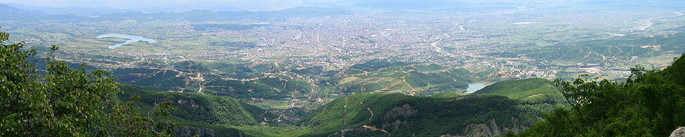 Vista panorámica de Tirana desde el Monte Dajti.
