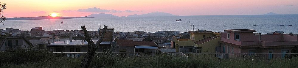Venetico Marina: puesta de sol sobre el mar Tirreno