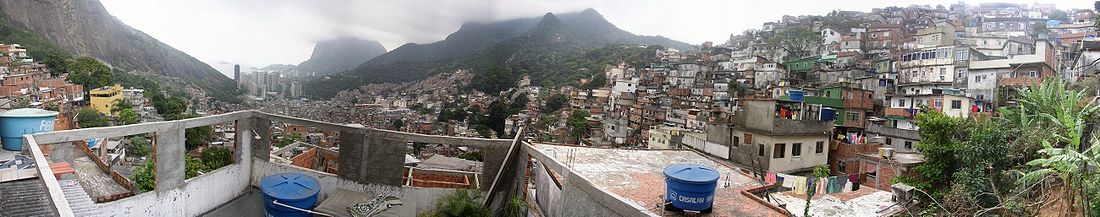 Imagen panorámica de la favela Rocinha.
