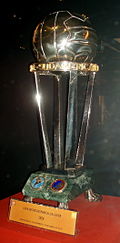 Trofeo en el museo del Atlético de Madrid.
