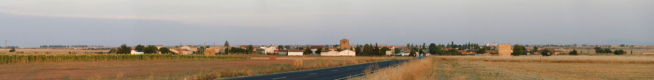 Fotografía panorámica de La Vellés. Realizada desde la carretera entre Palencia de Negrilla y la que va a La Vellés.