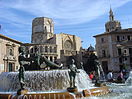 Fuente de Neptuno y Catedral de Valencia.