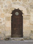 Puerta románica en la iglesia.