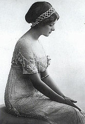 Gladys Cooper en la década de 1910.