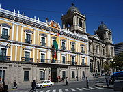 Palacio Quemado (Palacio de Gobierno) y Catedral Metropolitana de La Paz, Bolivia.jpg