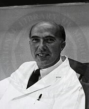 Renato Dulbecco in 1966.jpg