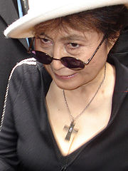 Yoko Ono 2007.jpg