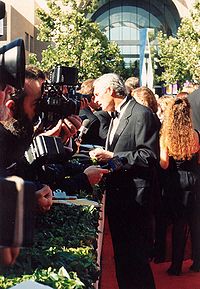 Alda en los premios Emmy de 1994