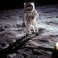 Buzz Aldrin en el suelo lunar