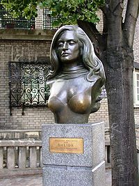Bust of singer Dalida Montmartre Paris France.JPG