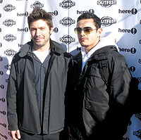 Garcia (derecha) junto a David W. Ross, compañero de reparto en Quinceañera, en el Festival de Cine de Sundance, el 21 de enero de 2006
