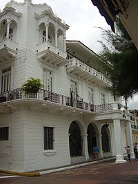 Palacio de las Garzas, vista frontal, septiembre 2009.