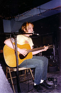 Elliott Smith live 1997.jpg