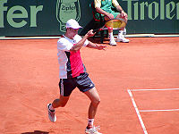 Florian mayer is playing a forehand.jpg