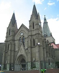 Iglesia de Nra Sra del Sagrado Corazón-Fachada-Medellin.JPG