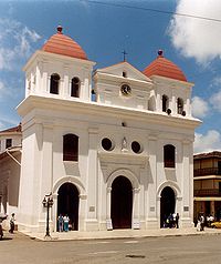 Iglesia de Nuestra Señora del Rosario de Chiquinquirá, El Santuario.jpg