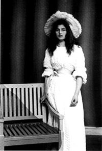 Julie Manet 1894.jpg