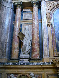 Santa Maria Maddalena de' Pazzi statua 01.JPG