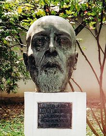 Busto de Joaquín Antonio Uribe-Medellín.JPG