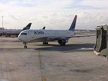Delta Boeing 767-300ER FLL.JPG