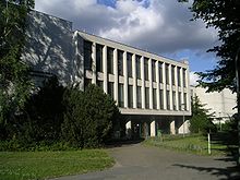 Freie Universitaet Berlin - Universitaetsbibliothek - Eingang Garystrasse.jpg