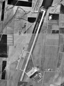 Perryville Municipal Airport-MO-10Apr1996-USGS.jpg