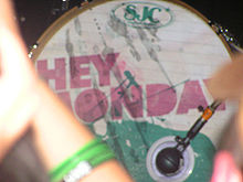 Logo de Hey Monday.