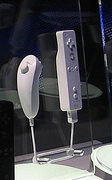 Wii remote (nunchaku).jpg
