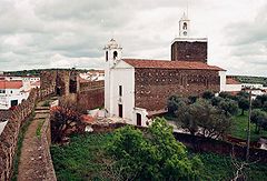 Castelo e iglesia matriz de Alandroal