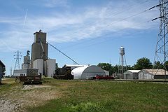Cisco Illinois Grain elevator and Water Tower.jpg