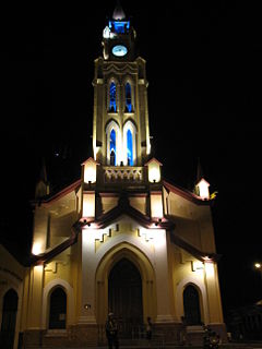 Iquitos Cathedral by night.jpg