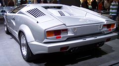 Vista posterior del Lamborghini Countach 25º Aniversario.