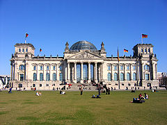 Reichstag exterior 317.JPG
