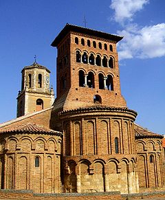 Sahagun - Iglesia de San Tirso 06.JPG