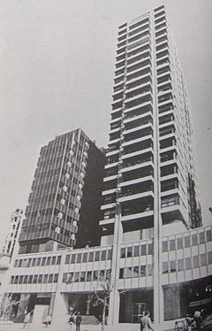 Torre Vicealmirante Repetto (1982).JPG