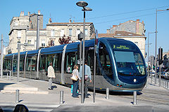 XDSC 7591-tramway-de-Bordeaux-place-Paul-Doumer.jpg