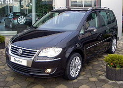 2007 VW Touran.JPG