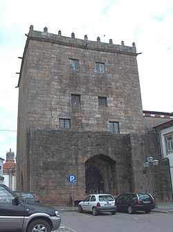 Barcelos Torre da Porta Nova1366.JPG