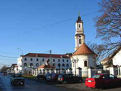 Iglesia ortodoxa del Arcángel Gabriel en Batajnica