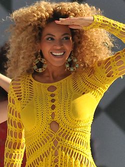 Beyoncé Knowles GMA Run the World cropped.jpg