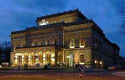 Braunschweig Staatstheater nachts.jpg