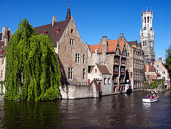 Brugge-CanalRozenhoedkaai.JPG