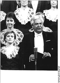 Bundesarchiv Bild 183-1987-1023-055, Berlin, 750-Jahr-Feier, Staatsakt, Konzert, Adam.jpg