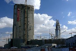 Dubai Mall Hotel Under Construction on 29 November 2007.jpg