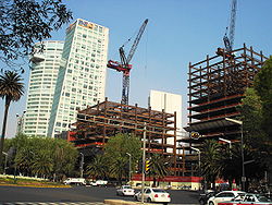 Edificios en construcción y complejo Reforma 222, Ciudad de México.JPG