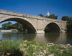 Elkader Keystone Bridge.jpg