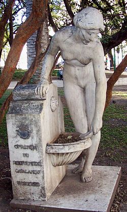 Escultura Fuente de la Doncella de Llimona Brughera.jpg
